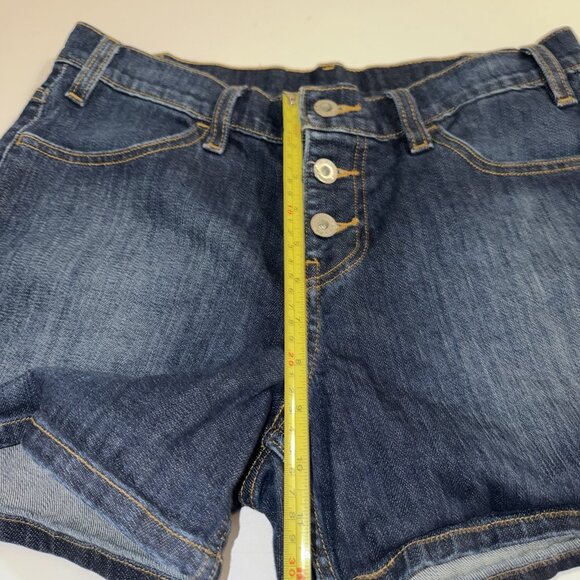 Levis Denim Shorts Women’s Dark Wash Size 30 Button Front Mid Length 5 Pocket - Picture 4 of 11